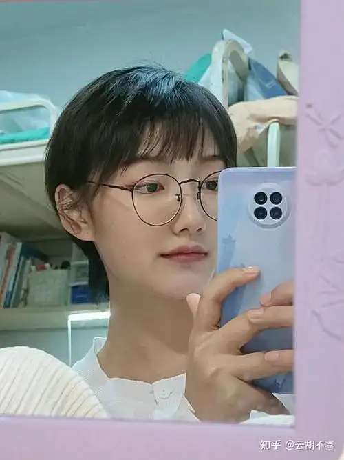 那些说剪短发就真的剪短发的女孩都是什么样的女孩