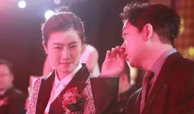 潘粤明是一位优秀的演员,两人互动频繁,并且丁宁还去潘粤明拍戏现场