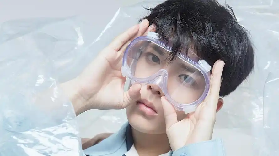 首页 桌面壁纸 侯明昊《守望先锋》猎空cos写真图片上一张下一张查看