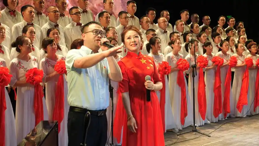 一首大合唱《祝福祖国》哈72中学教师深情演绎!#合唱-音乐视频-搜狐视