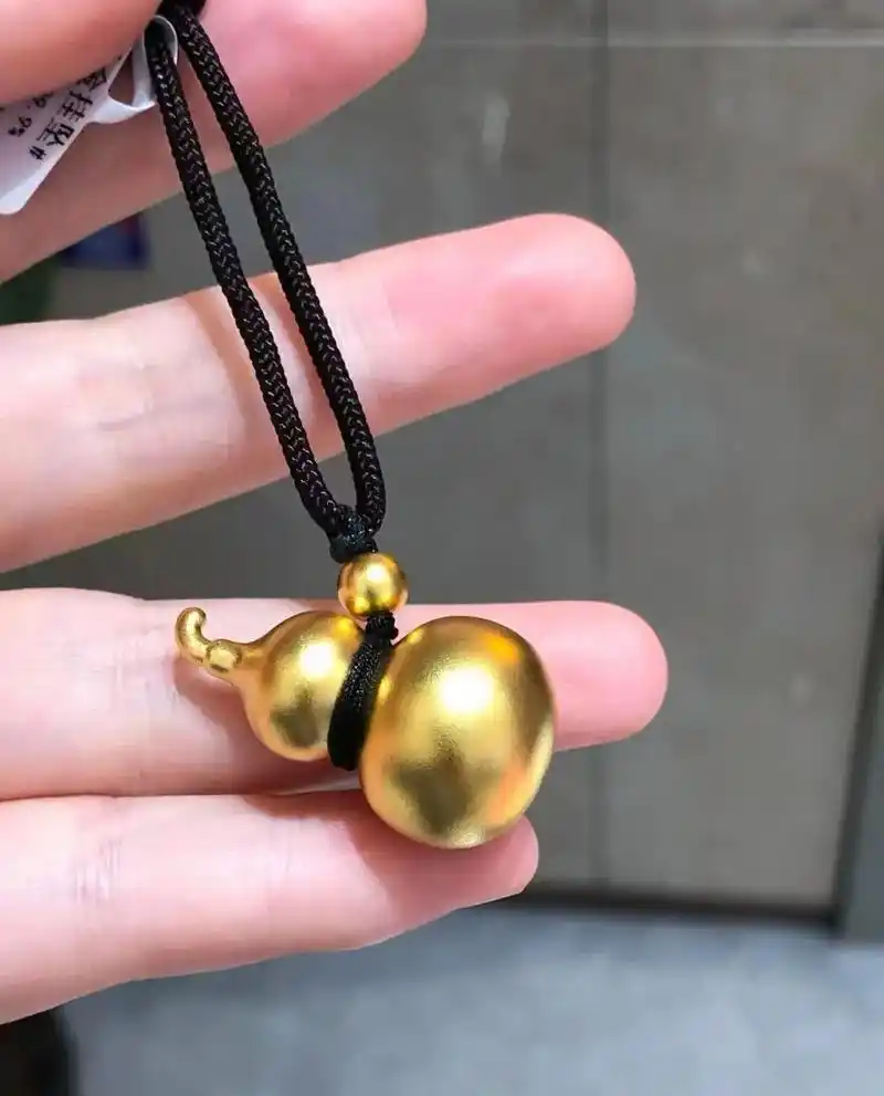 周六福珠宝 福禄双全"寓意超好的黄金小葫芦项链可爱的小葫