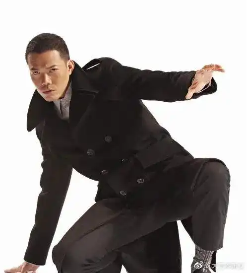 54岁大天二谢天华出道32年凭laughing哥爆红