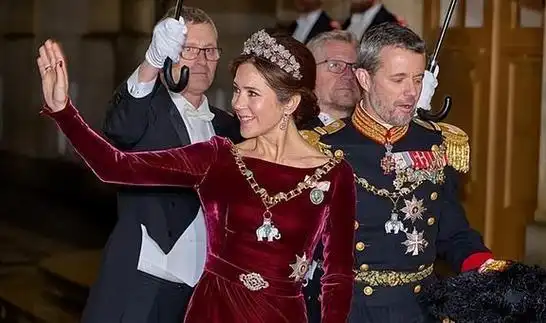 女王为了留住她"打破契约"退位|玛丽|王室|王储|弗雷德里克|丹麦女王