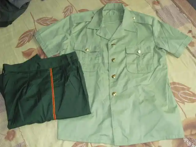 87武短袖式豆绿色战士干部真品衬衣