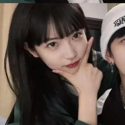 好看到爆的qq情侣头像真人微微一笑很倾城情头