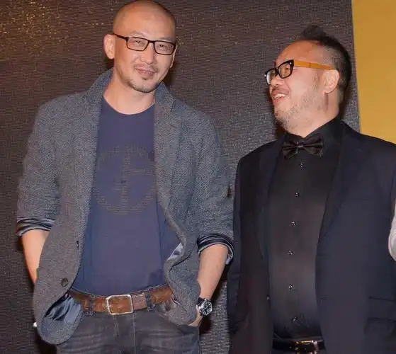 姜文和姜武的故事 姜文和姜武是一对异父同母的兄弟,他们的母亲名叫