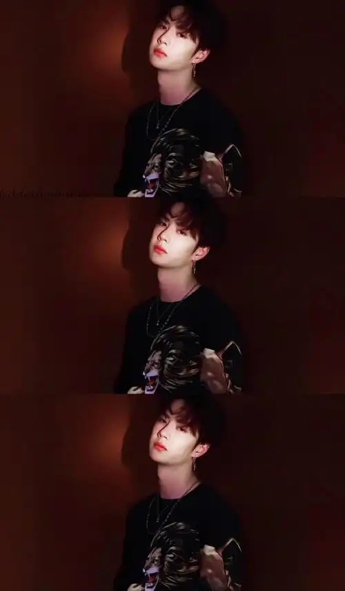 身为君主的肖战为他唯一的王妃王一博戴上了奢华高贵的钻石皇冠