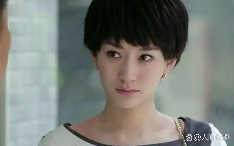 大丈夫》李小冉的短发造型,干练,干脆,天不怕地不怕,怼天怼地的职场女