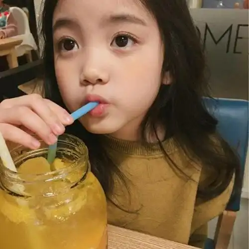 2020年超可爱小孩头像 谁家娃子赶紧抱走,女生头像图片-回车桌面
