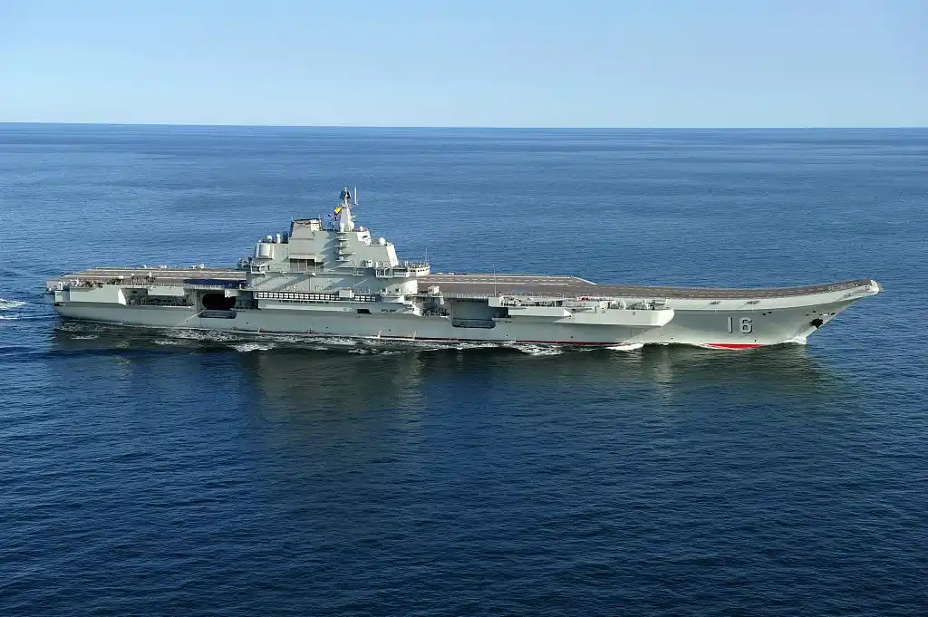 心态纠结外媒炒作中国第三艘航母大谈发展神速和威胁不忘自我安慰称仍