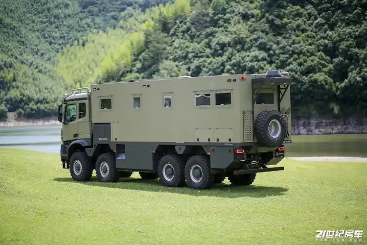 全球首款侧开式拓展奔驰arocs88越野房车实拍阿莫迪罗征服者t