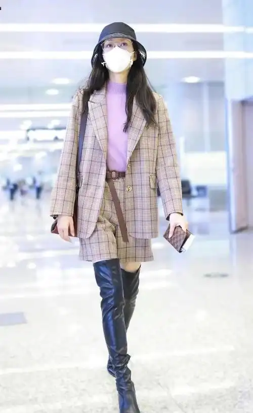 姐姐的腿不是腿塞纳河畔的春水女明星穿马丁靴大长腿好吸睛