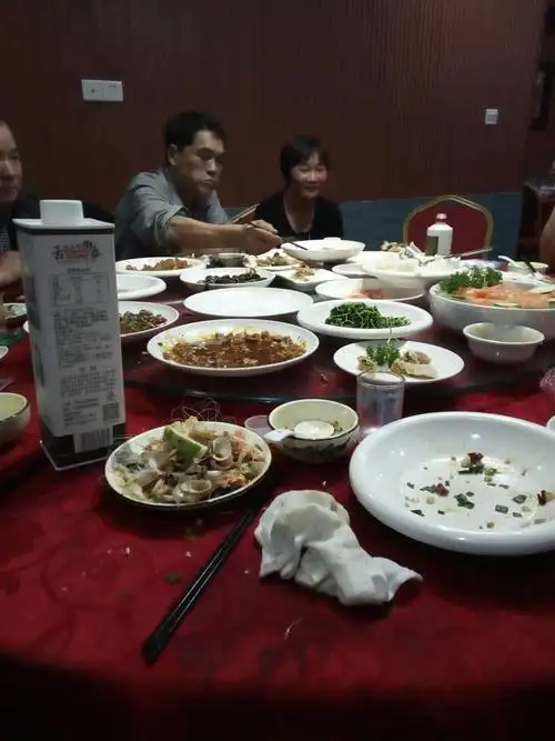 吃饭时的照片1 宁波婚礼中心