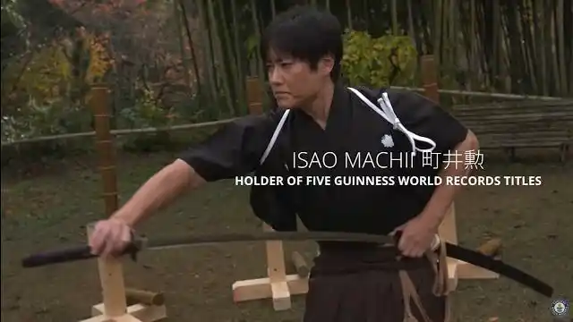 世界上第一个的居合斩高手,可以瞬间拔刀劈断射来的子弹!