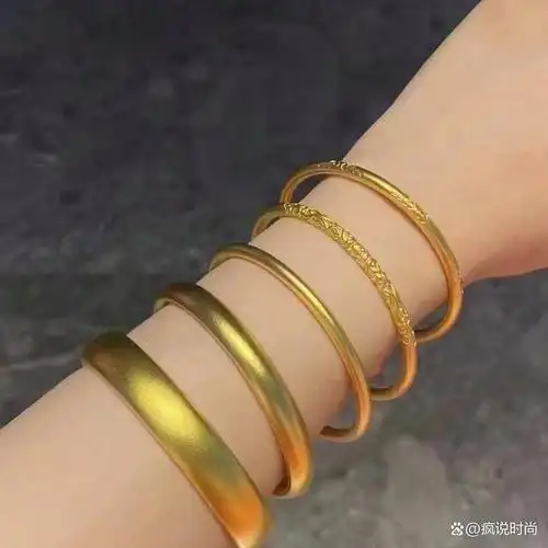 其实黄金手镯,还是简单大气最好看.jsfanli.