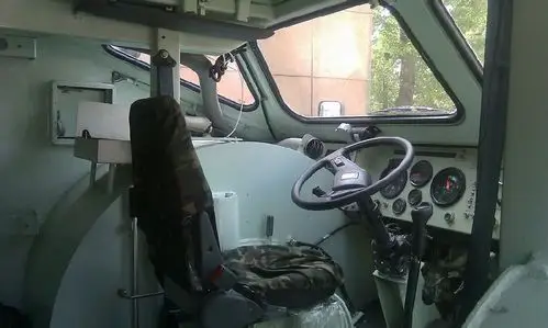 解放军红旗-7导弹车内部曝光_战场武器_中国广播网