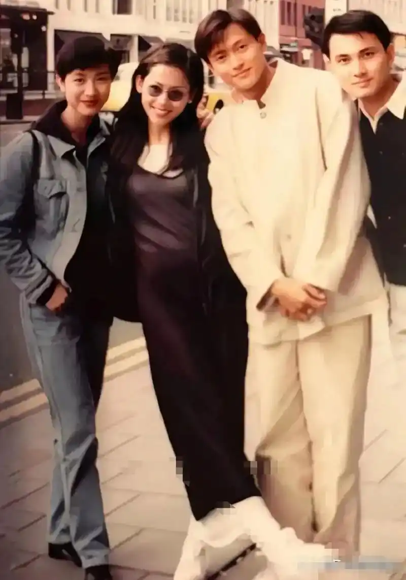 四张熟悉的面孔. 就是叫不出名字.