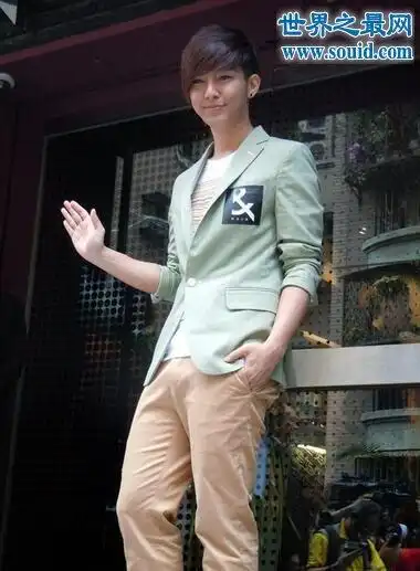 娱乐圈四大雕王,何润东上厕所时被偷窥看屌