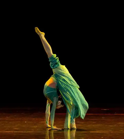 中国古典舞《窑变》舞者:向佳华 - 美篇