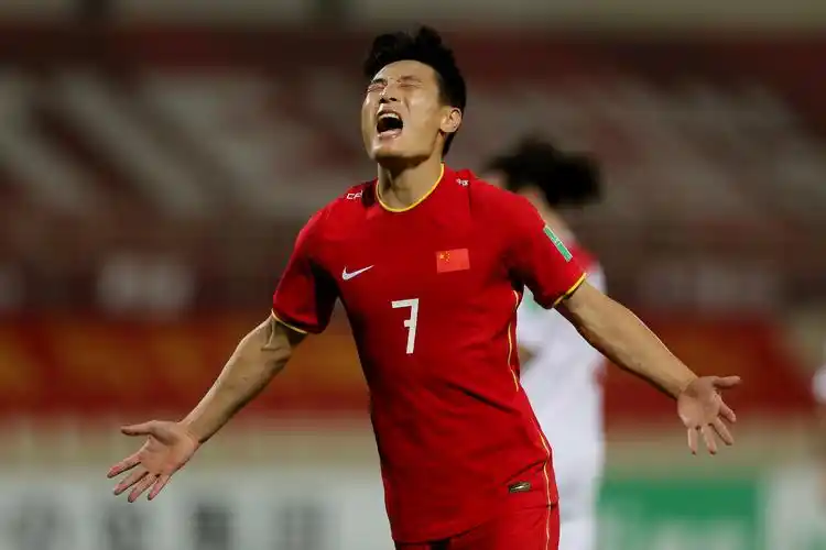 中国队球员武磊庆祝进球.新华社发