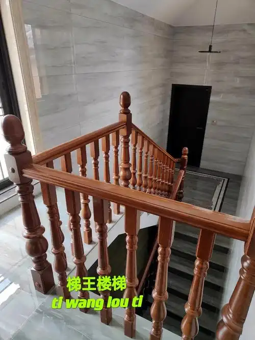 实木楼梯 #楼梯扶手 #轻奢楼梯  #楼梯