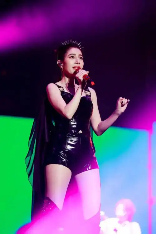 徐怀钰2024"倒数3秒"巡回演唱会 年度首站上海梅奔登场!