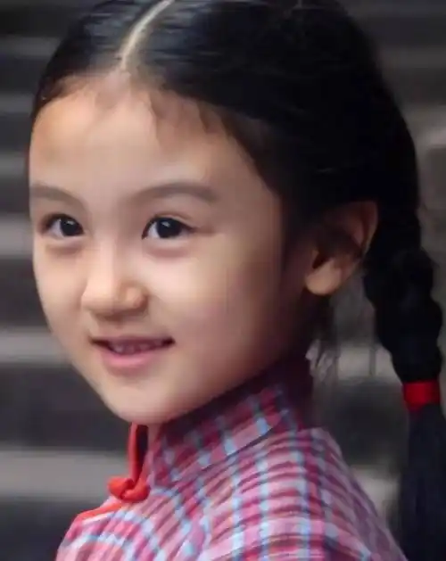 营销界的焦点也聚焦在了饰演幽若的演员陆子艺身上,当大家深入了解她