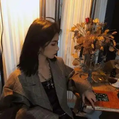 霸气的抖音头像女很酷很高冷的美女图片