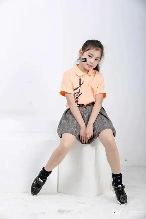 深圳儿童模特学习培训是怎么教小孩练习模特面部表情的