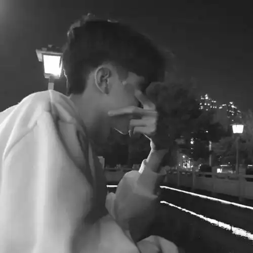 比较顺眼的高冷男生头像黑白霸气背影侧脸帅气合集