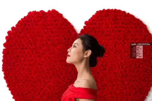 图片标题:     青年女人和玫瑰花 图片编号:     cpmh-160290f30w