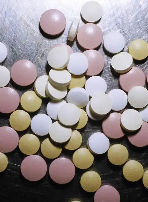 无人,竖图,室内,特写,白天,正面,安全,静物,一堆,堆叠,堆积,药剂,药丸