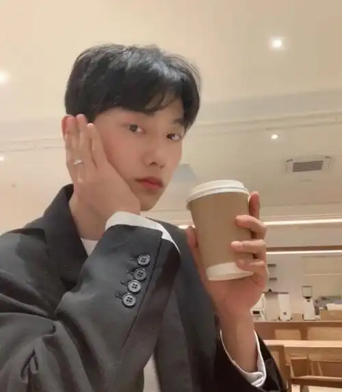 郑佳豪/男头/真人头像(自截 原创 二传注明id)