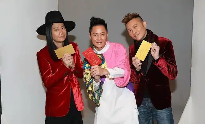 草蜢成员近照曝光罕见合体为52岁蔡一杰庆生演绎不老神话