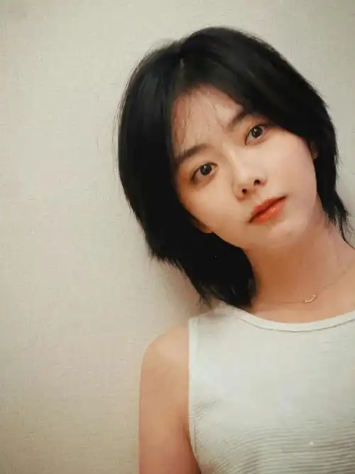 谭松韵胶片风随拍