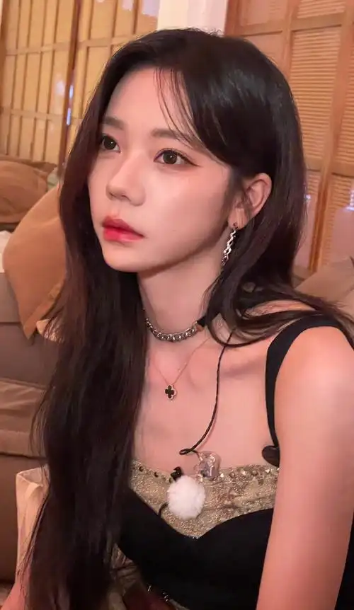 张紫宁行李箱里全是人设##张紫宁旅行的精髓在拍照##音你而来