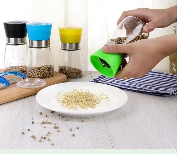 地摊手动胡椒研磨器 厨房小工具创意碾磨花椒研磨瓶 厂家直销