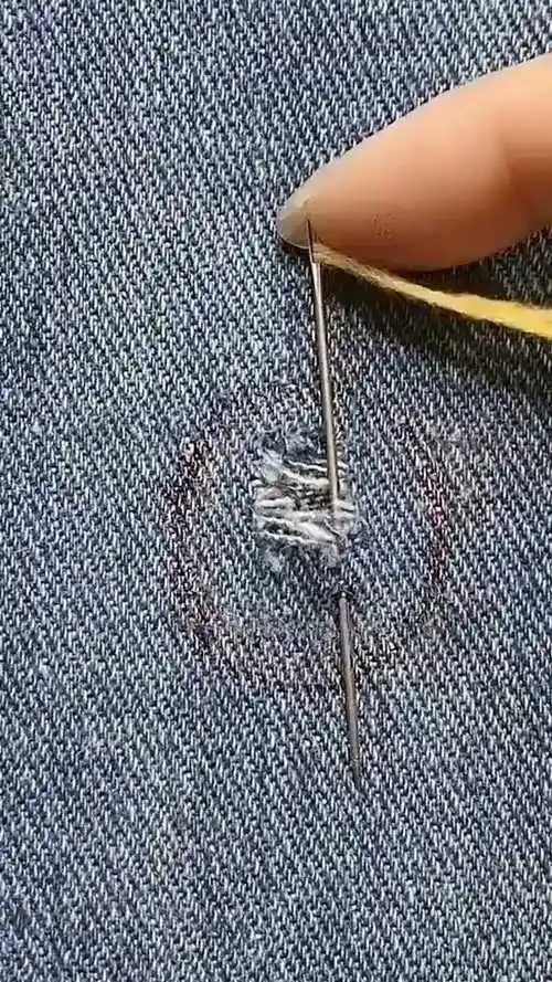 牛仔裤破洞的简单补法