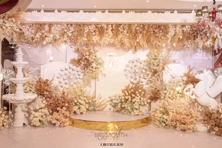 焦糖香槟色婚礼布置