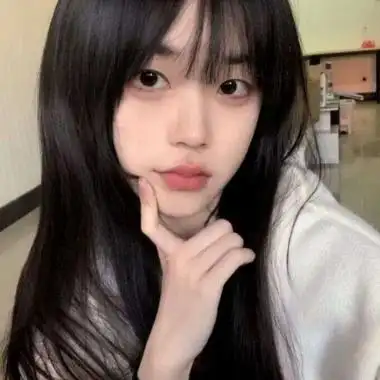 2021年最火的女生头像真人版