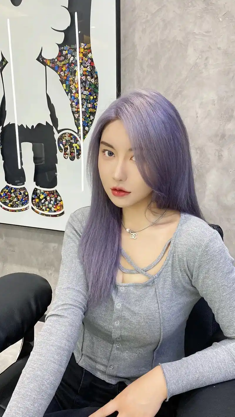 新发色梦幻纯紫灰色成都染发推荐