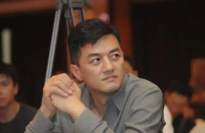 大女儿兔唇,1岁小女儿多次脱皮,李亚鹏的基因到底有什么问题?