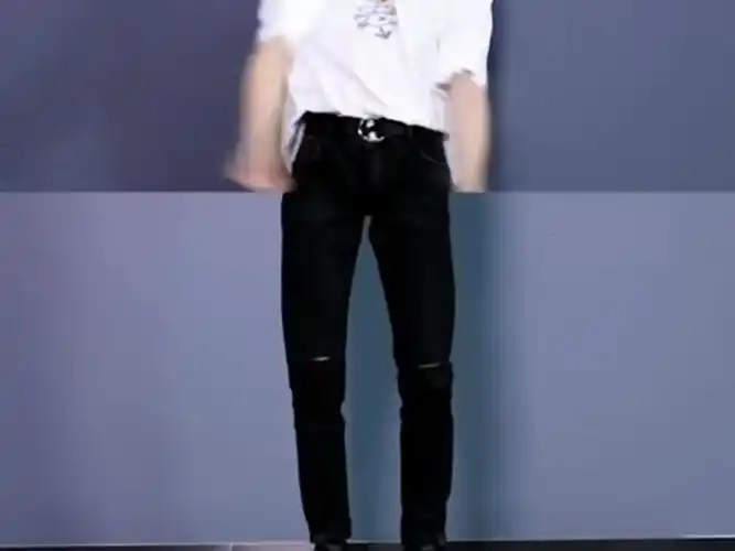 考古持续进行中,猜猜看这是好香严浩翔和谁的腿的配合,别说还挺完美