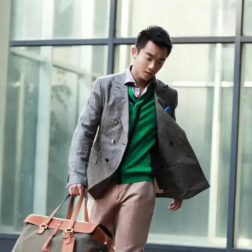 郑恺(ryan),1986年4月17日出生于上海市,华语影视男演员,毕业于上海