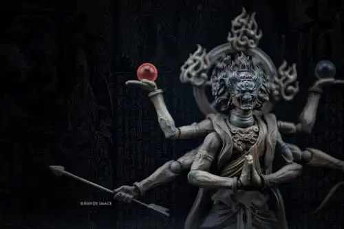 本人有意要在肩膀上纹三头六臂的阿修罗,但是有人说这个东西很邪,要