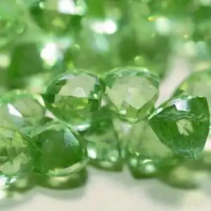 苹果绿色石英石 切面刻面立体三角珠diy饰品半成品散珠有孔
