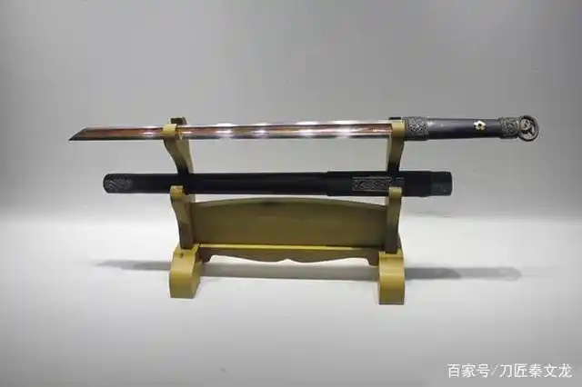 「鉴赏」血色花纹钢环首刀