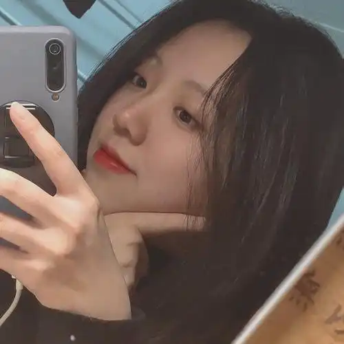 当我学会了新的自拍方法!帮俺看看哪张发朋友圈嘛谢谢!