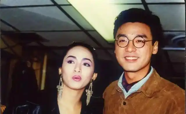 梅艳芳妈妈95岁生日,花光25万遗产:大办豪华宴,又唱又跳|梅艳芳|草蜢