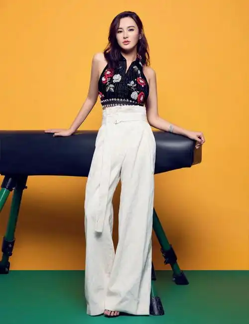 人物专访莫小棋女神界里智慧也是新性感